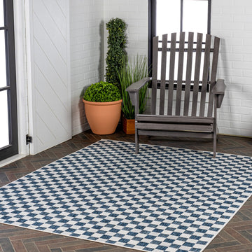 Aimee Traditional Cottage Checkerboard Indoor/Outdoor Area Rug